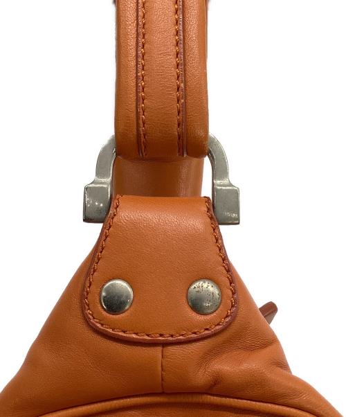 TOD'S（トッズ）TOD'S (トッズ) ワンショルダーバッグ オレンジの古着・服飾アイテム