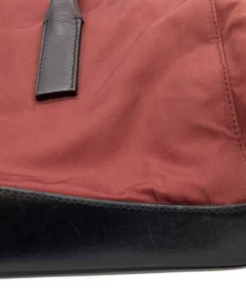 PRADA（プラダ）PRADA (プラダ) ナイロンショルダーバッグ レッドの古着・服飾アイテム