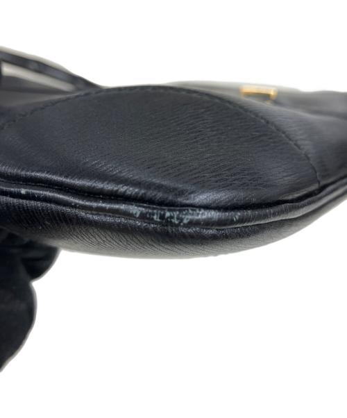GUCCI（グッチ）GUCCI (グッチ) ワンショルダーバッグ ブラックの古着・服飾アイテム