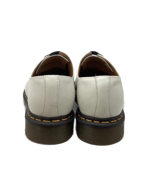 Dr.Martens（ドクターマーチン）Dr.Martens (ドクターマーチン) ３ホールシューズ ホワイト サイズ:UK7の古着・服飾アイテム