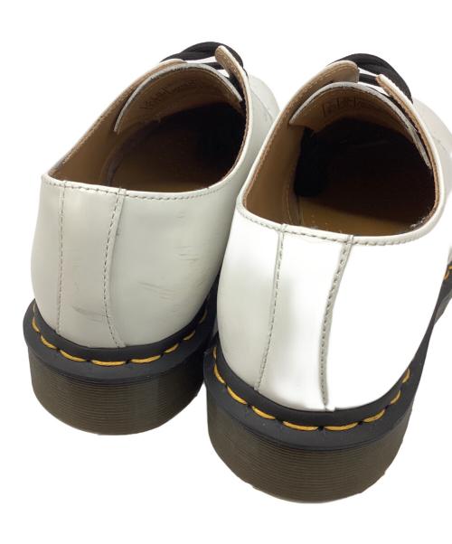 Dr.Martens（ドクターマーチン）Dr.Martens (ドクターマーチン) ３ホールシューズ ホワイト サイズ:UK7の古着・服飾アイテム
