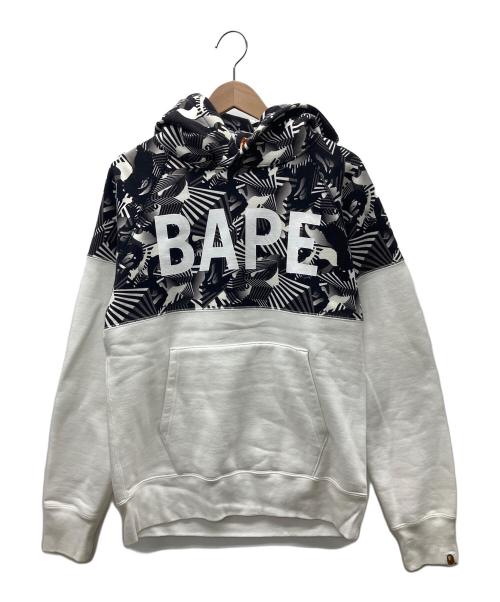 A BATHING APE（ア ベイシング エイプ）A BATHING APE (ア ベイシング エイプ) パーカー ブラック×ホワイト サイズ:Mの古着・服飾アイテム
