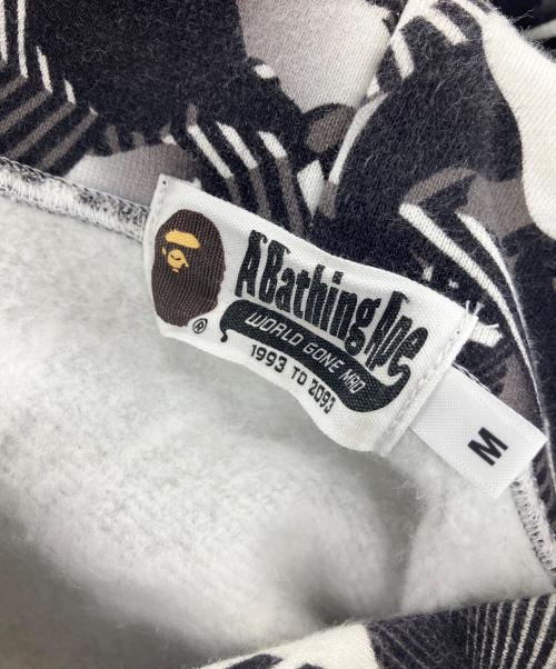 A BATHING APE（ア ベイシング エイプ）A BATHING APE (ア ベイシング エイプ) パーカー ブラック×ホワイト サイズ:Mの古着・服飾アイテム
