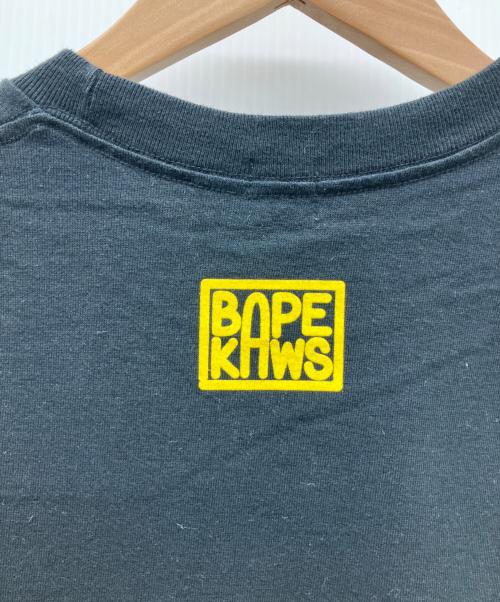 A BATHING APE（ア ベイシング エイプ）A BATHING APE (ア ベイシング エイプ) KAWS (カウズ) 半袖カットソー ブラック サイズ:Mの古着・服飾アイテム