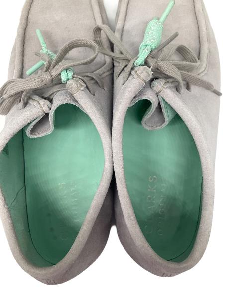 CLARKS（クラークス）CLARKS (クラークス) ワラビーシューズ グレー サイズ:27.5cmの古着・服飾アイテム