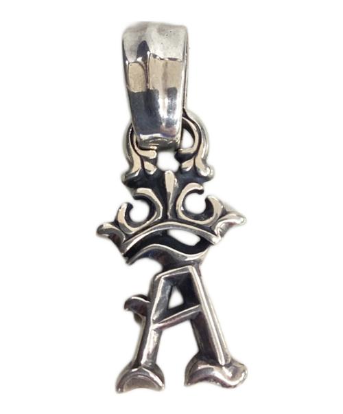 BWL（ビルウォールレザー）BWL (ビルウォールレザー) イニシャルクラウンペンダントの古着・服飾アイテム