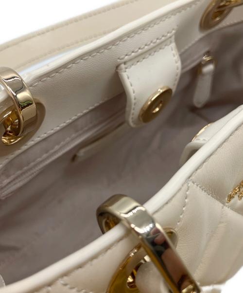 Kate Spade（ケイトスペード）Kate Spade (ケイトスペード) SMALL QUILTED SULLIVAN SATCHEL ホワイトの古着・服飾アイテム