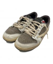 NIKE×Travis Scott（ナイキ×トラヴィススコット）の古着「スニーカー」｜ホワイト×グレー