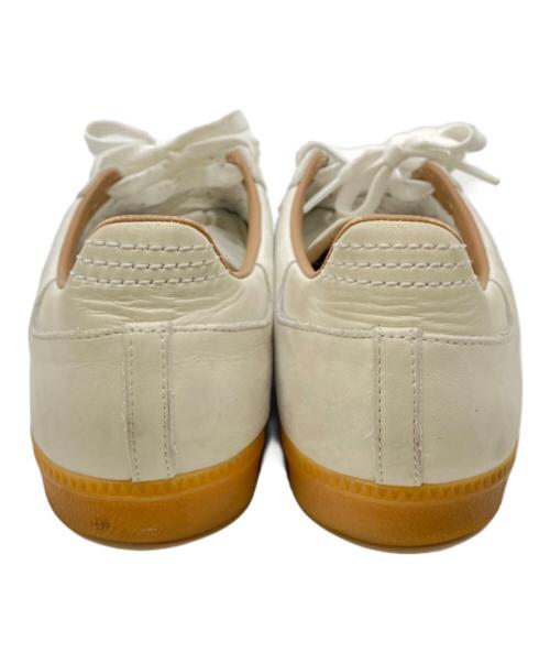 adidas（アディダス）adidas (アディダス) スニーカー ホワイト サイズ:27cmの古着・服飾アイテム