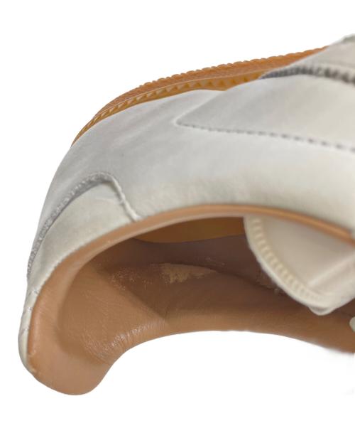 adidas（アディダス）adidas (アディダス) スニーカー ホワイト サイズ:27cmの古着・服飾アイテム