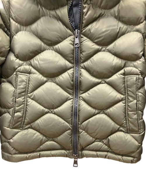 MONCLER（モンクレール）MONCLER (モンクレール) ダウンジャケット カーキの古着・服飾アイテム