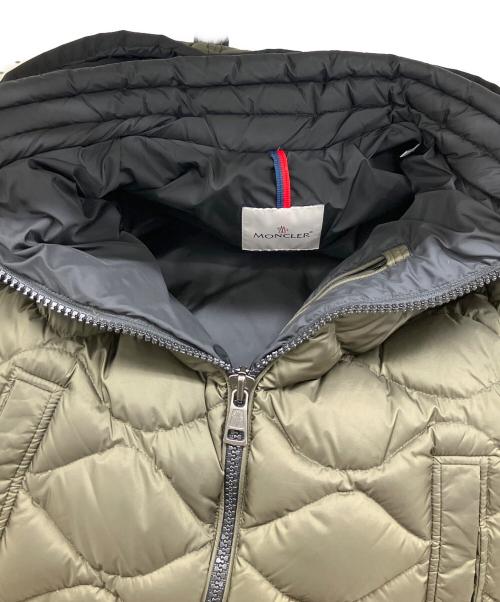 MONCLER（モンクレール）MONCLER (モンクレール) ダウンジャケット カーキの古着・服飾アイテム