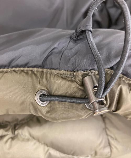 MONCLER（モンクレール）MONCLER (モンクレール) ダウンジャケット カーキの古着・服飾アイテム
