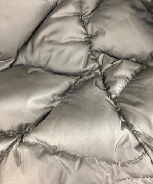 MONCLER（モンクレール）MONCLER (モンクレール) ダウンジャケット カーキの古着・服飾アイテム