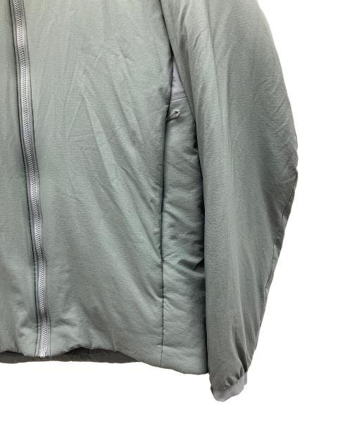 ARC'TERYX（アークテリクス）ARC'TERYX (アークテリクス) ATOM AR HOODY グレー サイズ:Sの古着・服飾アイテム