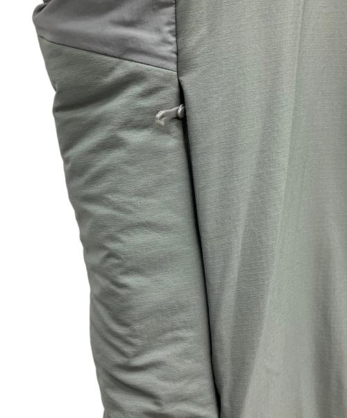 ARC'TERYX（アークテリクス）ARC'TERYX (アークテリクス) ATOM AR HOODY グレー サイズ:Sの古着・服飾アイテム