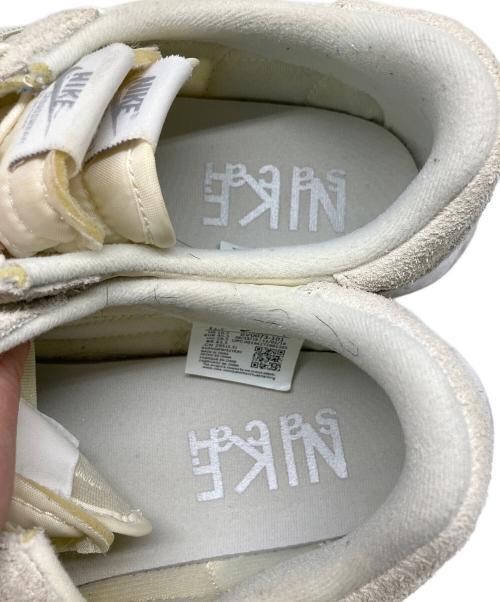 NIKE（ナイキ）NIKE (ナイキ) sacai (サカイ) スニーカー ベージュ サイズ:29.5ｃｍの古着・服飾アイテム