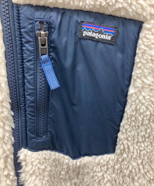 Patagonia（パタゴニア）Patagonia (パタゴニア) リバーシブルボアジャケット ホワイト サイズ:Mの古着・服飾アイテム
