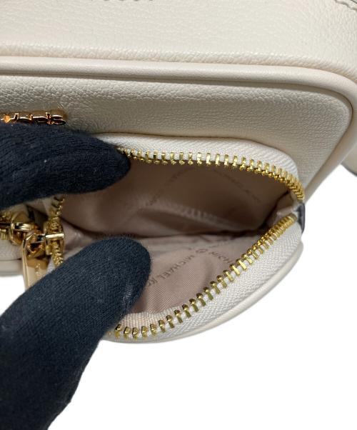 MICHAEL KORS（マイケル・コース）MICHAEL KORS (マイケル・コース) ショルダーバッグ ベージュの古着・服飾アイテム