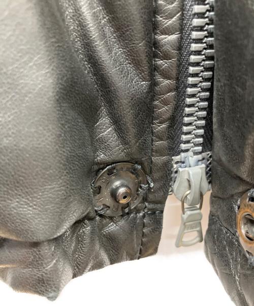 ISAMU KATAYAMA BACKLASH（イサムカタヤマ・バックラッシュ）ISAMU KATAYAMA BACKLASH (イサムカタヤマ・バックラッシュ) レザーダウンジャケット ブラック サイズ:Mの古着・服飾アイテム