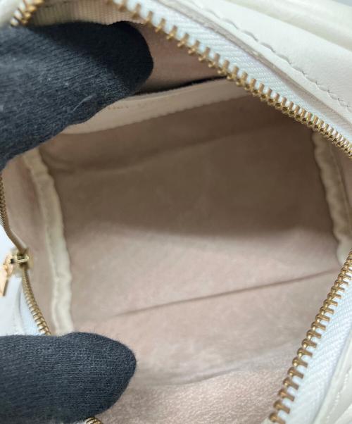 CHRISTIAN VILLA（クリスチャンヴィラ）CHRISTIAN VILLA (クリスチャンヴィラ) ショルダーバッグ ホワイトの古着・服飾アイテム