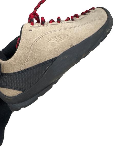 KEEN（キーン）KEEN (キーン) ジャスパースニーカー ベージュ サイズ:24.5cmの古着・服飾アイテム