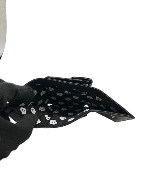 MARY QUANT（マリークヮント）MARY QUANT (マリークヮント) 3つ折り財布 ブラックの古着・服飾アイテム