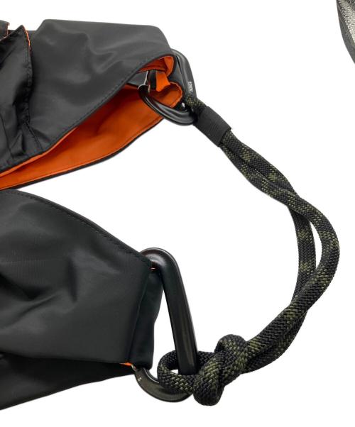 OUTDOOR（アウトドア）OUTDOOR (アウトドア) Risley (リズレー) フリルハンドバッグ オレンジ×ブラックの古着・服飾アイテム