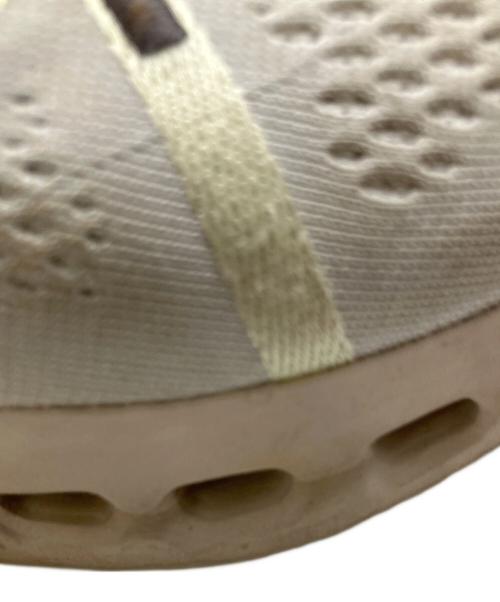 on（オン）on (オン) ローカットスニーカー ホワイト サイズ:24.5cmの古着・服飾アイテム