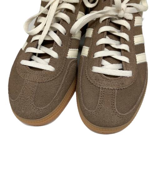 adidas（アディダス）adidas (アディダス) ローカットスニーカー ブラウン サイズ:23.5cmの古着・服飾アイテム