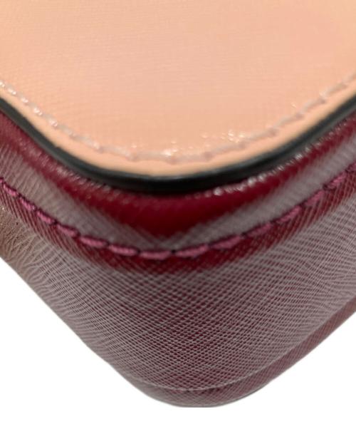 MARC JACOBS（マークジェイコブズ）MARC JACOBS (マークジェイコブズ) ショルダーバッグ ピンク×ベージュ×ボルドーの古着・服飾アイテム