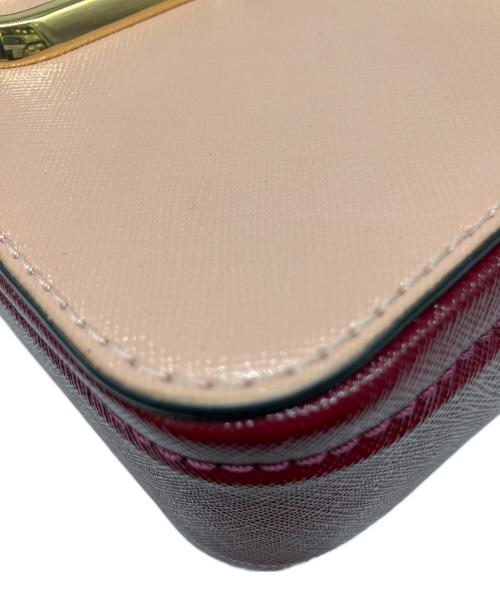 MARC JACOBS（マークジェイコブズ）MARC JACOBS (マークジェイコブズ) ショルダーバッグ ピンク×ベージュ×ボルドーの古着・服飾アイテム