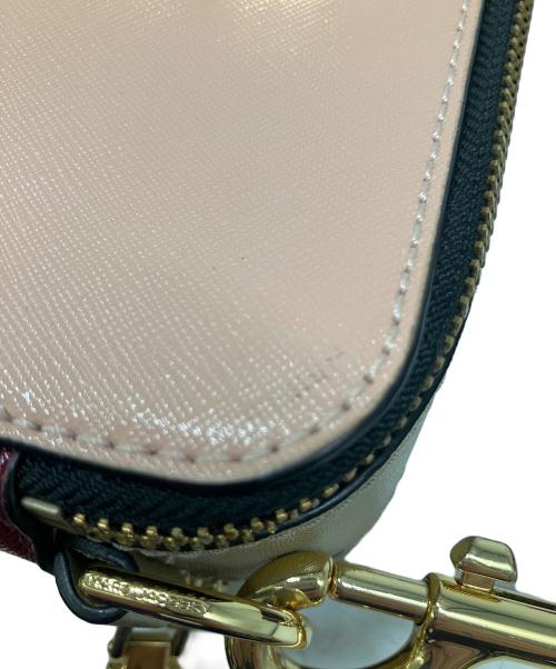 MARC JACOBS（マークジェイコブズ）MARC JACOBS (マークジェイコブズ) ショルダーバッグ ピンク×ベージュ×ボルドーの古着・服飾アイテム