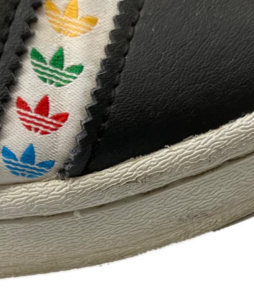 adidas（アディダス）adidas (アディダス) スニーカー ホワイト×ブラック サイズ:25cmの古着・服飾アイテム