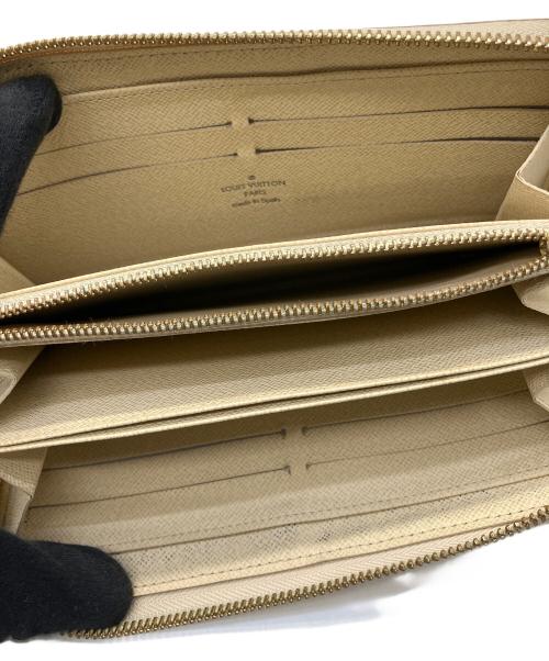 LOUIS VUITTON（ルイ ヴィトン）LOUIS VUITTON (ルイ ヴィトン) ラウンドファスナー財布 ホワイトの古着・服飾アイテム