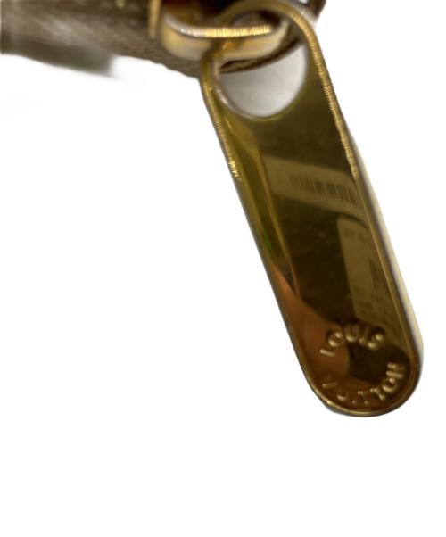 LOUIS VUITTON（ルイ ヴィトン）LOUIS VUITTON (ルイ ヴィトン) ラウンドファスナー財布 ホワイトの古着・服飾アイテム