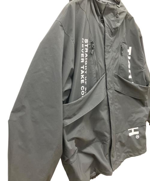 TIGHTBOOTH PRODUCTION（タイトブースプロダクション）TIGHTBOOTH PRODUCTION (タイトブースプロダクション) HOODED TACTICAL JACKET ブラック サイズ:XLの古着・服飾アイテム