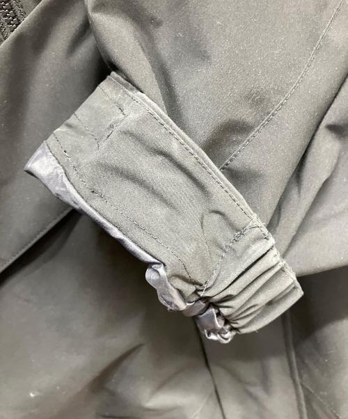 TIGHTBOOTH PRODUCTION（タイトブースプロダクション）TIGHTBOOTH PRODUCTION (タイトブースプロダクション) HOODED TACTICAL JACKET ブラック サイズ:XLの古着・服飾アイテム