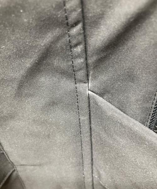 TIGHTBOOTH PRODUCTION（タイトブースプロダクション）TIGHTBOOTH PRODUCTION (タイトブースプロダクション) HOODED TACTICAL JACKET ブラック サイズ:XLの古着・服飾アイテム