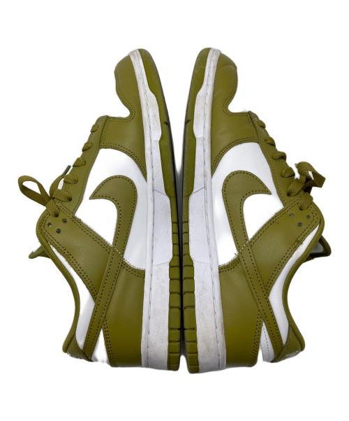 NIKE（ナイキ）NIKE (ナイキ) スニーカー ホワイト×オリーブ サイズ:28cmの古着・服飾アイテム