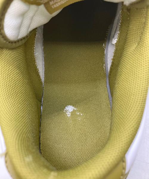 NIKE（ナイキ）NIKE (ナイキ) スニーカー ホワイト×オリーブ サイズ:28cmの古着・服飾アイテム