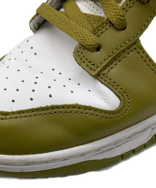 NIKE（ナイキ）NIKE (ナイキ) スニーカー ホワイト×オリーブ サイズ:28cmの古着・服飾アイテム