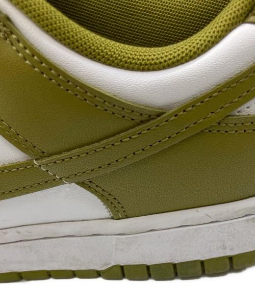 NIKE（ナイキ）NIKE (ナイキ) スニーカー ホワイト×オリーブ サイズ:28cmの古着・服飾アイテム