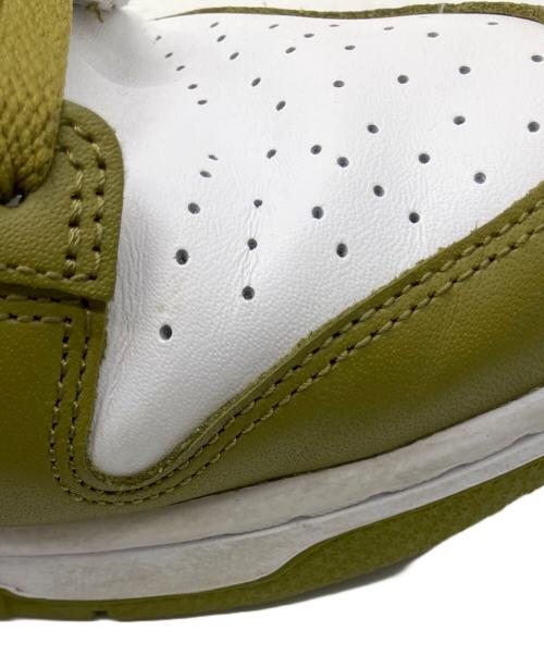 NIKE（ナイキ）NIKE (ナイキ) スニーカー ホワイト×オリーブ サイズ:28cmの古着・服飾アイテム