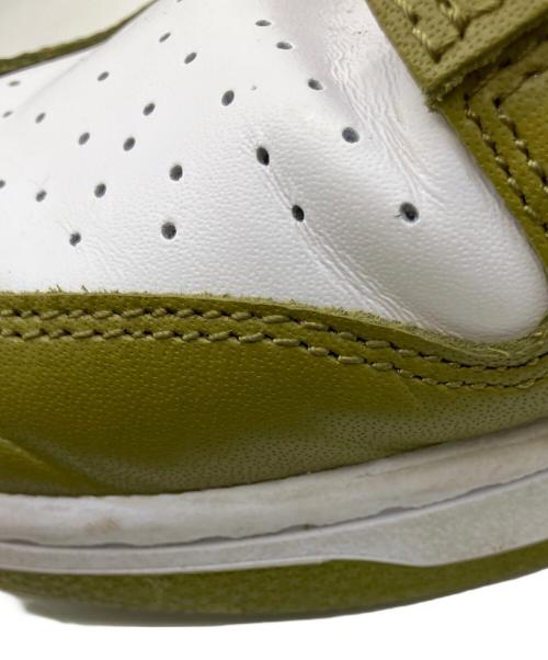 NIKE（ナイキ）NIKE (ナイキ) スニーカー ホワイト×オリーブ サイズ:28cmの古着・服飾アイテム