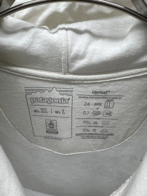 Patagonia（パタゴニア）Patagonia (パタゴニア) プルオーバーパーカー ホワイト×グリーン×ベージュ サイズ:Lの古着・服飾アイテム