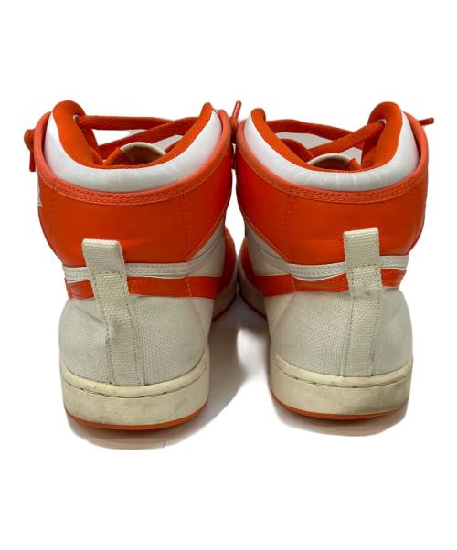 NIKE（ナイキ）NIKE (ナイキ) スニーカー オレンジ×ホワイト サイズ:26.5の古着・服飾アイテム