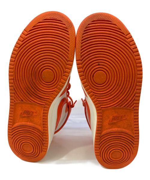 NIKE（ナイキ）NIKE (ナイキ) スニーカー オレンジ×ホワイト サイズ:26.5の古着・服飾アイテム