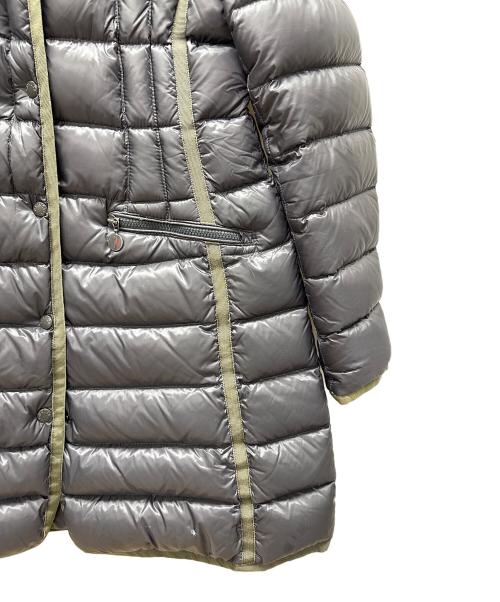 MONCLER（モンクレール）MONCLER (モンクレール) ダウンコート グレー×グリーン サイズ:3の古着・服飾アイテム