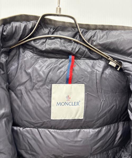 MONCLER（モンクレール）MONCLER (モンクレール) ダウンコート グレー×グリーン サイズ:3の古着・服飾アイテム
